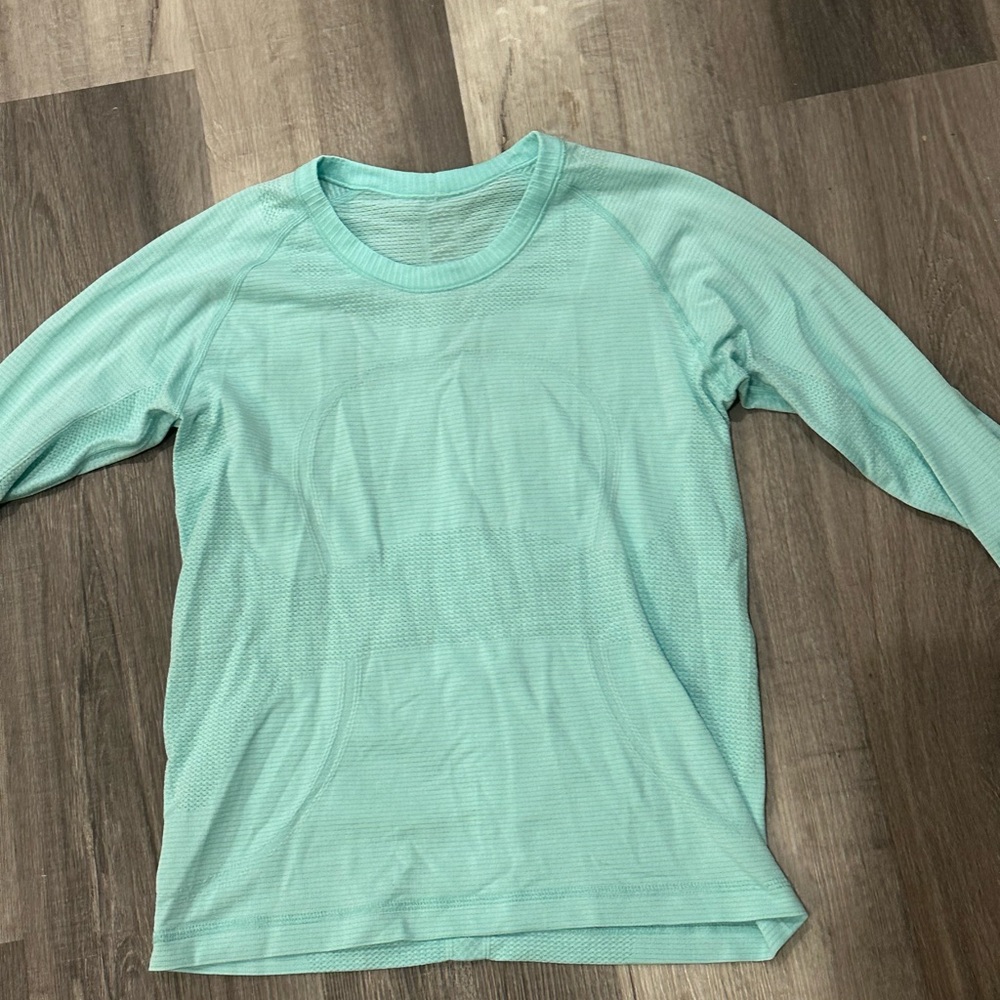 Women’s Swiftly Tech Long sleeve in blue